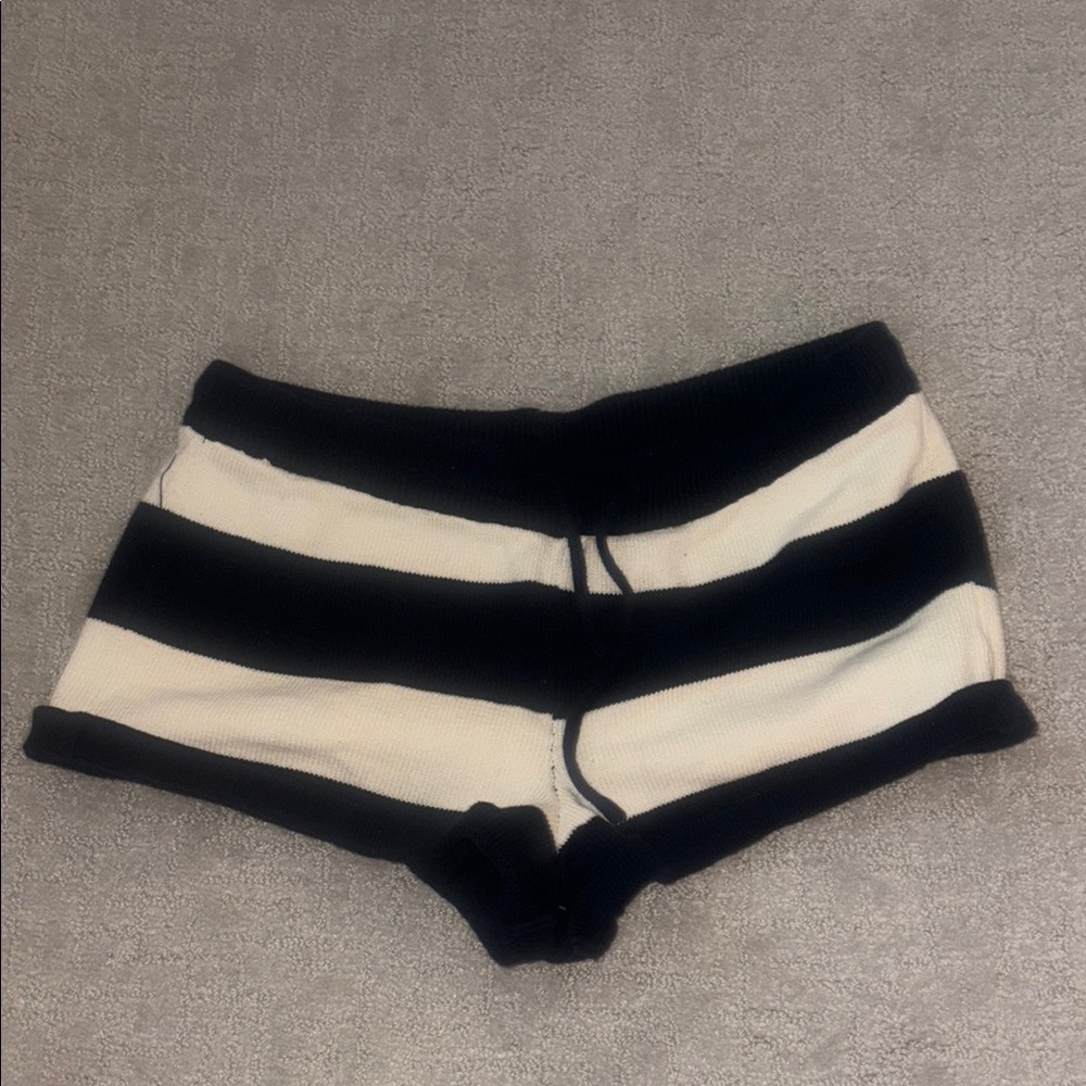 Edikted Black and White Knit Shorts
